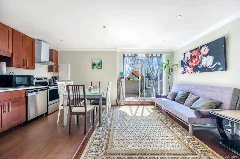 Coze Home In Vancouver Near Yvr Екстер'єр фото
